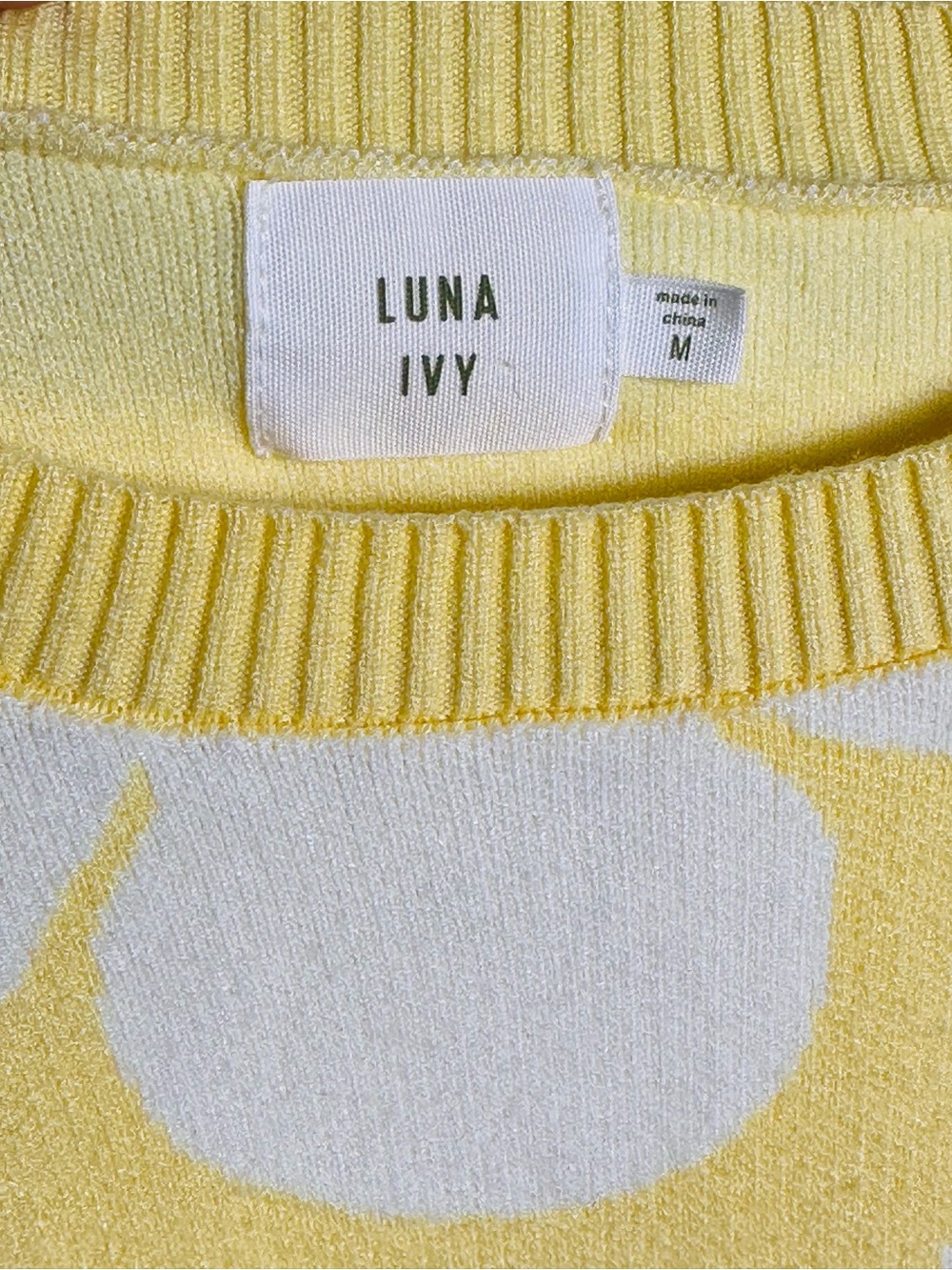 Anthropologie Luna Ivy Soft Yellow Floral Appliqué Crewneck Sweater M Cropped - Picture 4 of 7